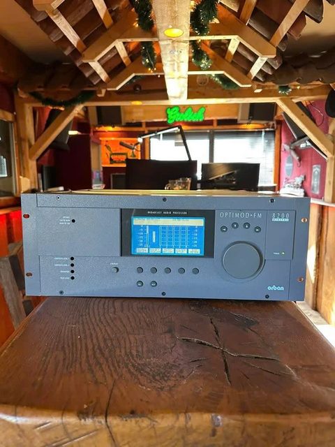 State-of-the-art Orban Optimod-FM 8200 Digital naar Alblasserdam!